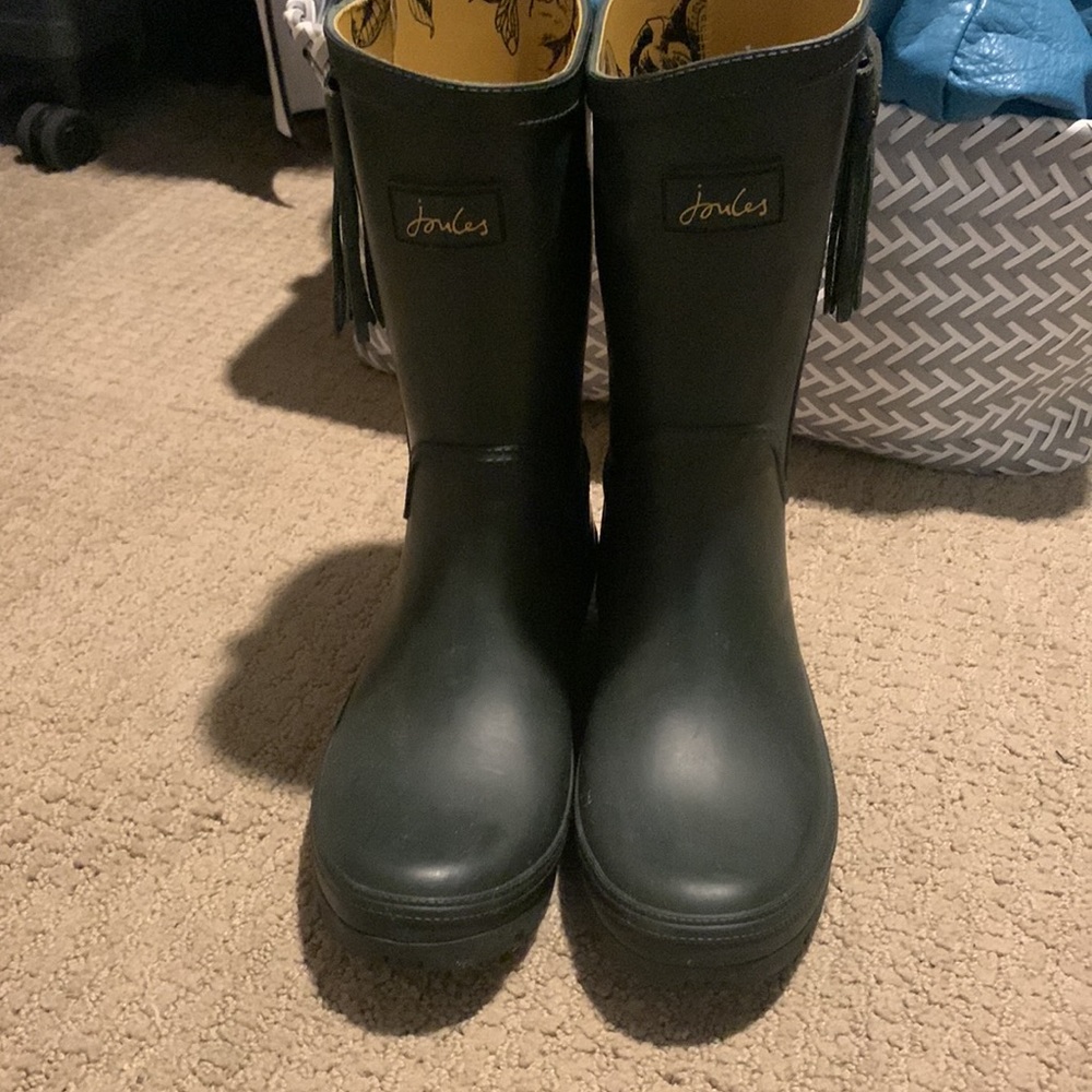 Joules Rosalind Rainboot in Evergreen (2 tassels included) EXCELLENT CONDITION